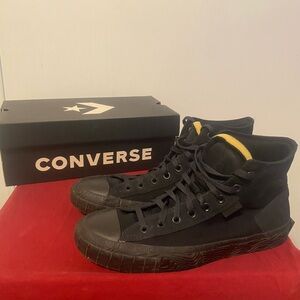 CONVERSE "FAR FROM CHUCK" STYLE